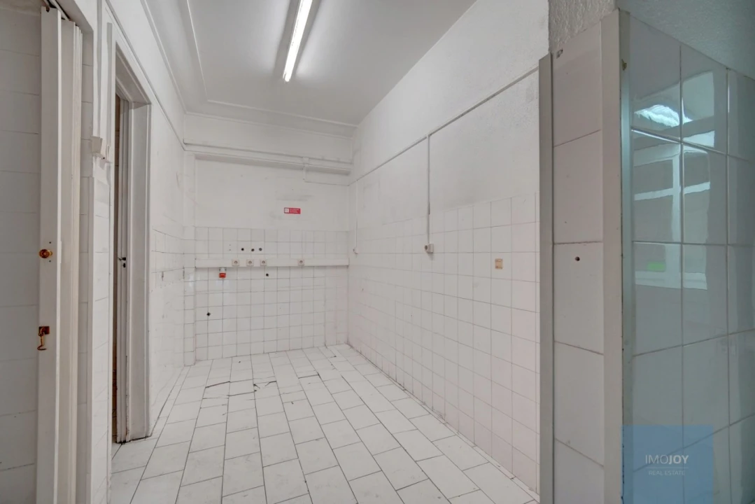 Loja para Venda em Alvalade Foto 21