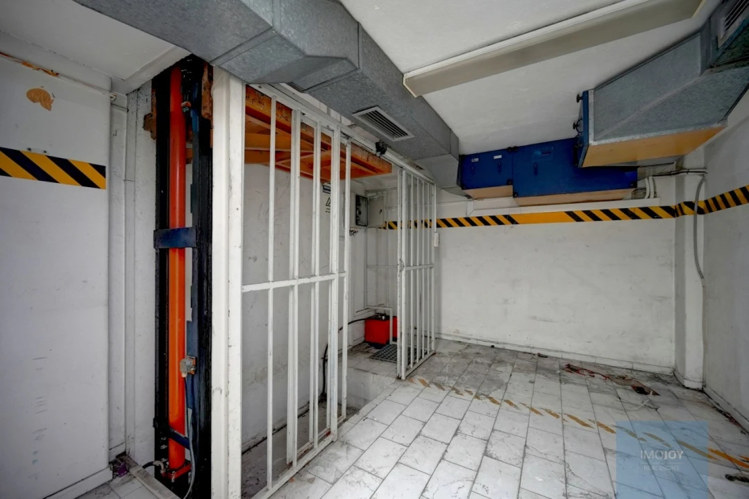 Loja para Venda em Alvalade Foto 28