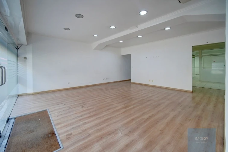 Loja para Venda em Alvalade Foto 3