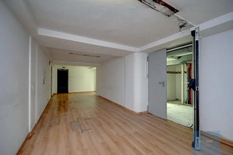 Loja para Venda em Alvalade Foto 7