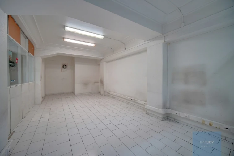 Loja para Venda em Alvalade Foto 13