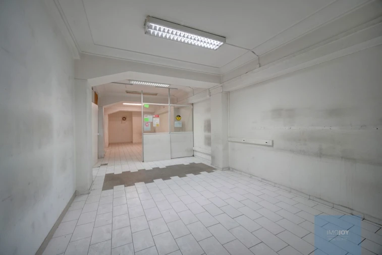 Loja para Venda em Alvalade Foto 14