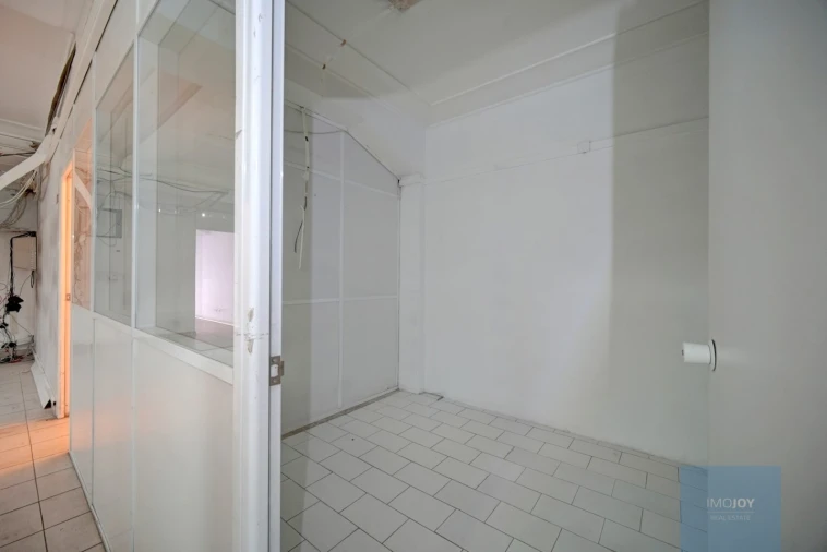 Loja para Venda em Alvalade Foto 20