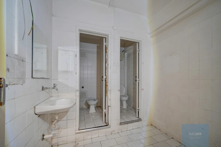 Loja para Venda em Alvalade Foto 22