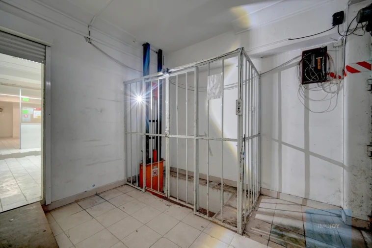 Loja para Venda em Alvalade Foto 27