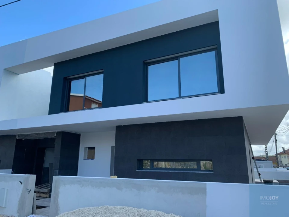 Moradia T4 para Venda em Loures Foto 21