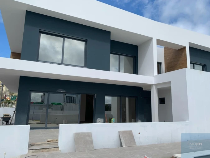 Moradia T4 para Venda em Loures Foto 19