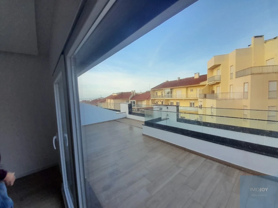 Apartamento T3 para Venda em Carcavelos e Parede Foto 26