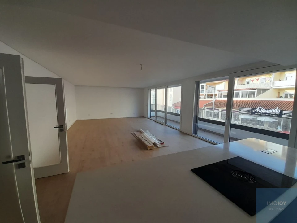 Apartamento T3 para Venda em Carcavelos e Parede Foto 7