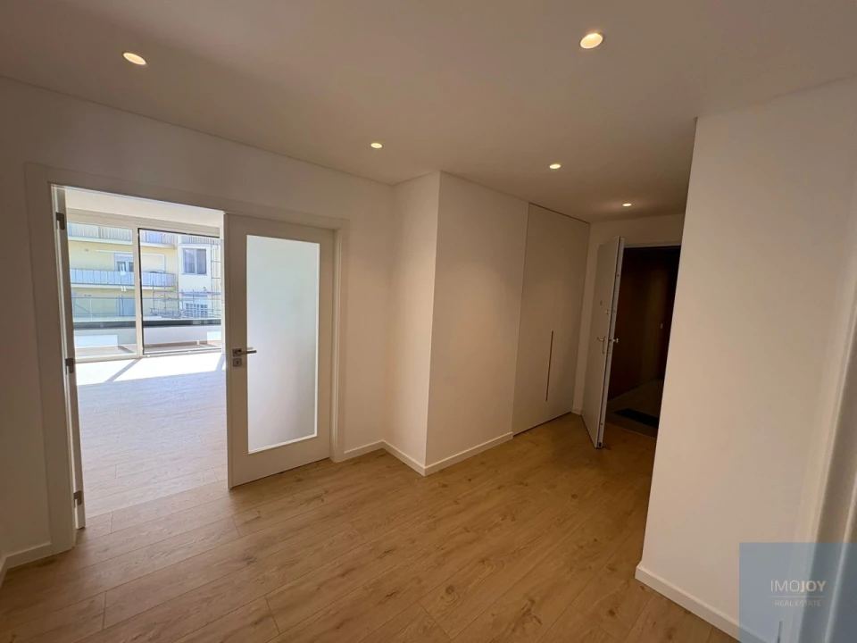 Apartamento T3 para Venda em Carcavelos e Parede Foto 11