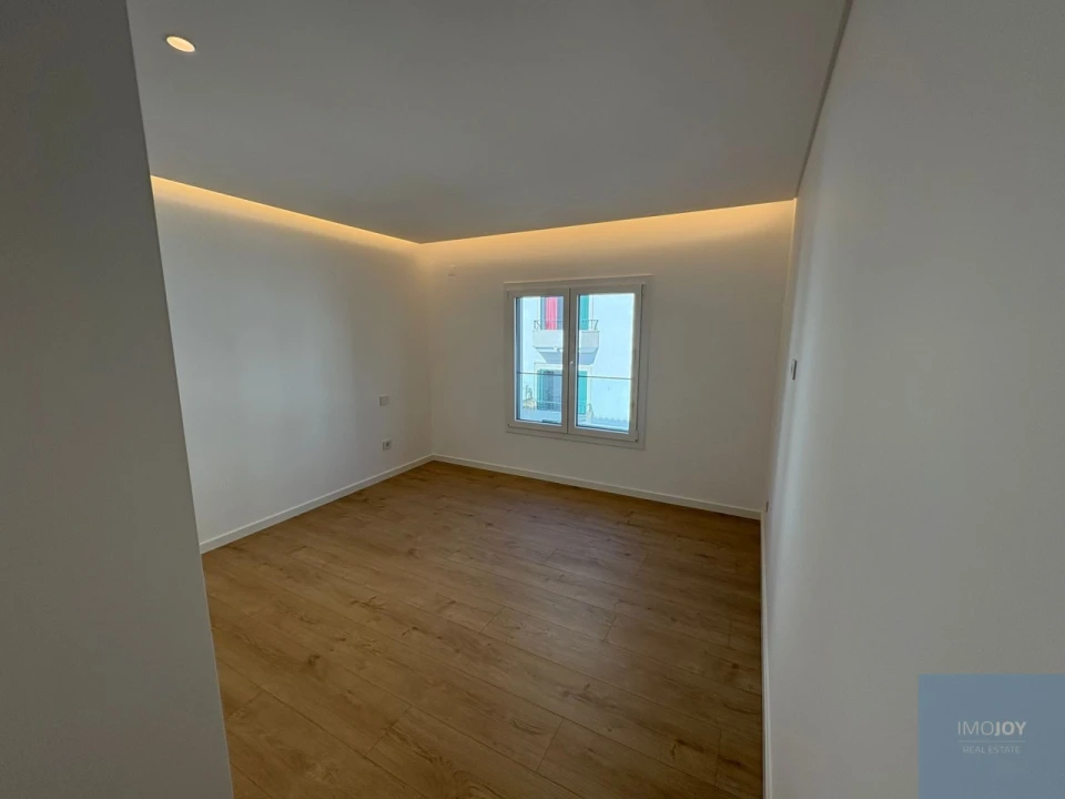 Apartamento T3 para Venda em Carcavelos e Parede Foto 14