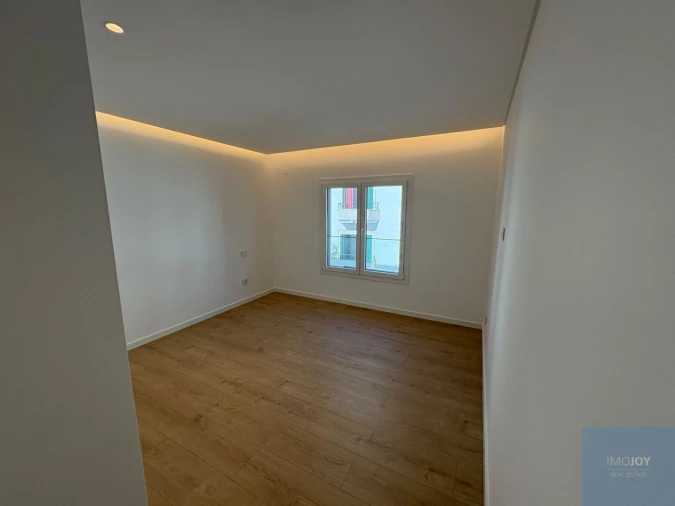 Apartamento T3 para Venda em Carcavelos e Parede Foto 14