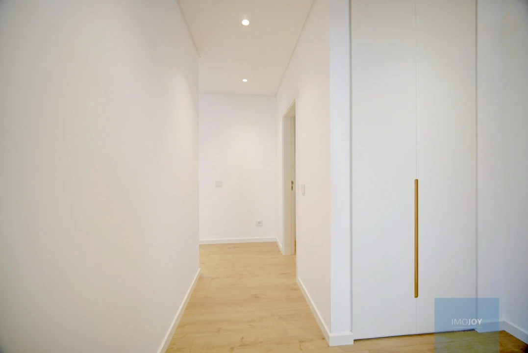 Apartamento T3 para Venda em Carcavelos e Parede Foto 11