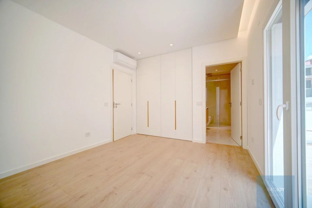 Apartamento T3 para Venda em Carcavelos e Parede Foto 12