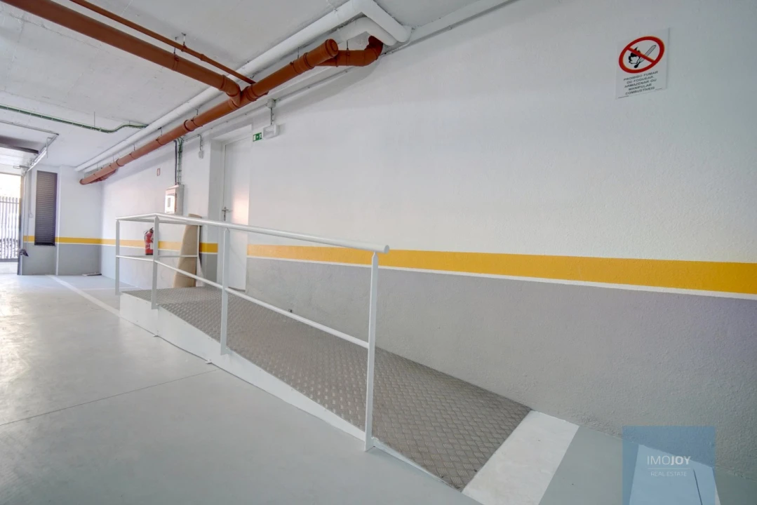 Apartamento T3 para Venda em Carcavelos e Parede Foto 31