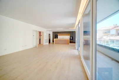 Apartamento T3 para Venda em Carcavelos e Parede
