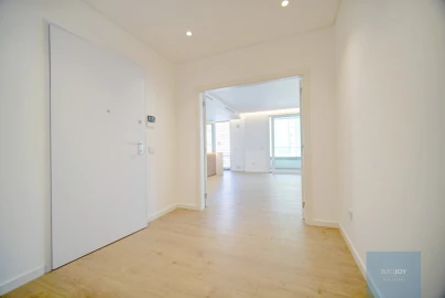 Apartamento T3 para Venda em Carcavelos e Parede
