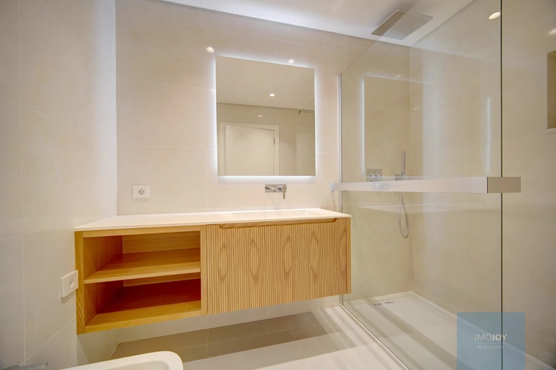 Apartamento T3 para Venda em Carcavelos e Parede Foto 13