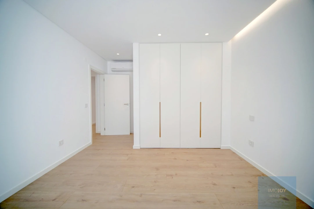 Apartamento T3 para Venda em Carcavelos e Parede Foto 17
