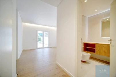 Apartamento T3 para Venda em Carcavelos e Parede