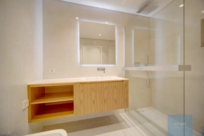 Apartamento T3 para Venda em Carcavelos e Parede