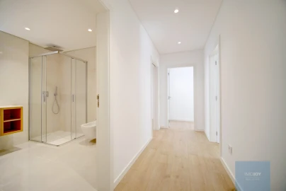 Apartamento T3 para Venda em Carcavelos e Parede