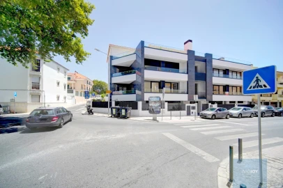 Apartamento T3 para Venda em Carcavelos e Parede