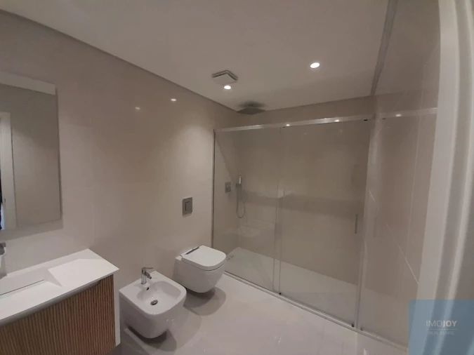 Apartamento T3 para Venda em Carcavelos e Parede Foto 22