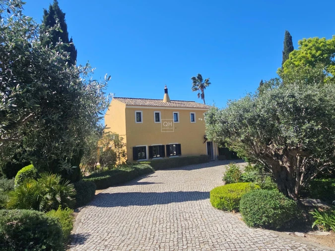 Moradia T4 para Venda em Santa Barbara de Nexe Foto 19