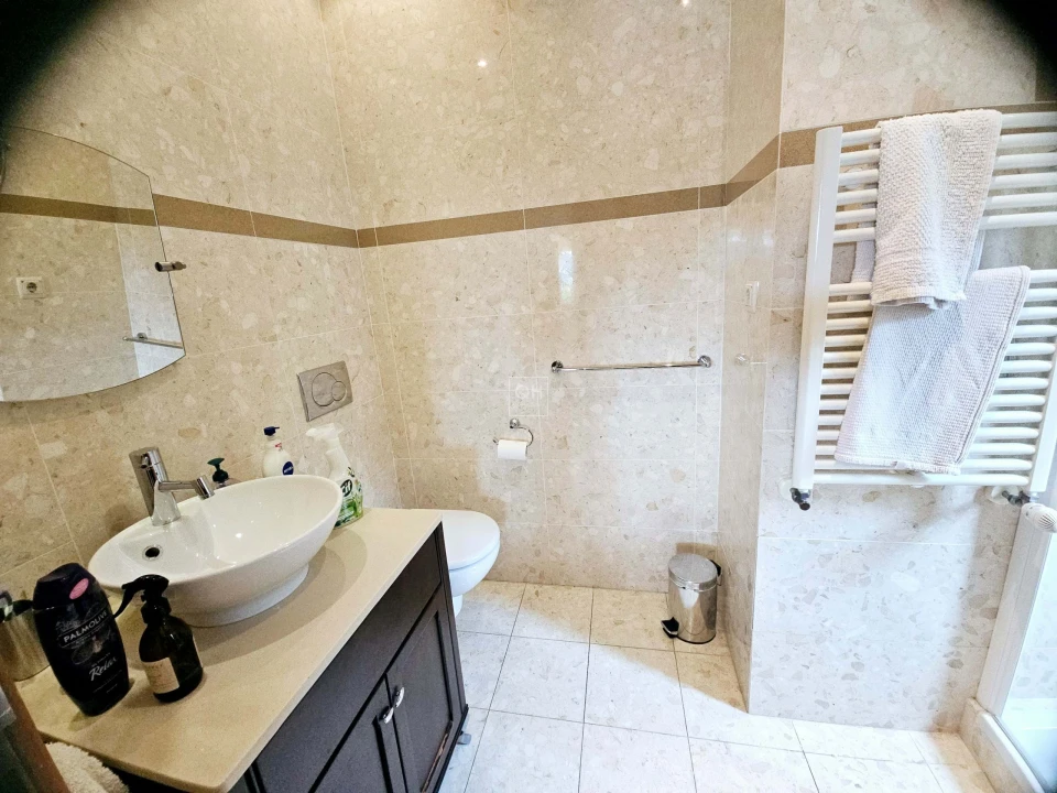 Moradia T4 para Venda em Santa Barbara de Nexe Foto 14