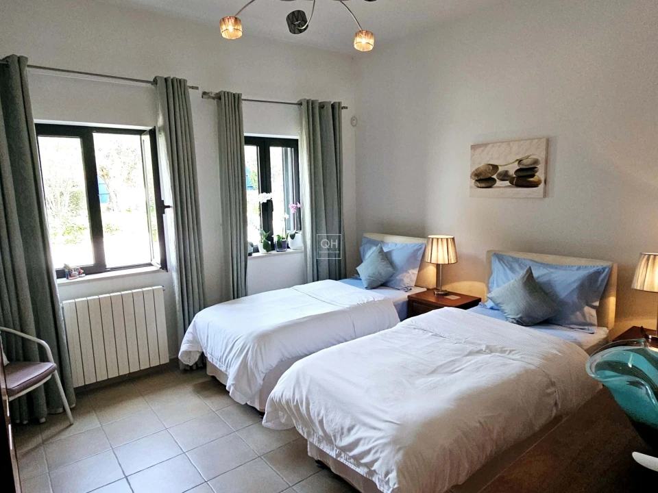 Moradia T4 para Venda em Santa Barbara de Nexe Foto 15