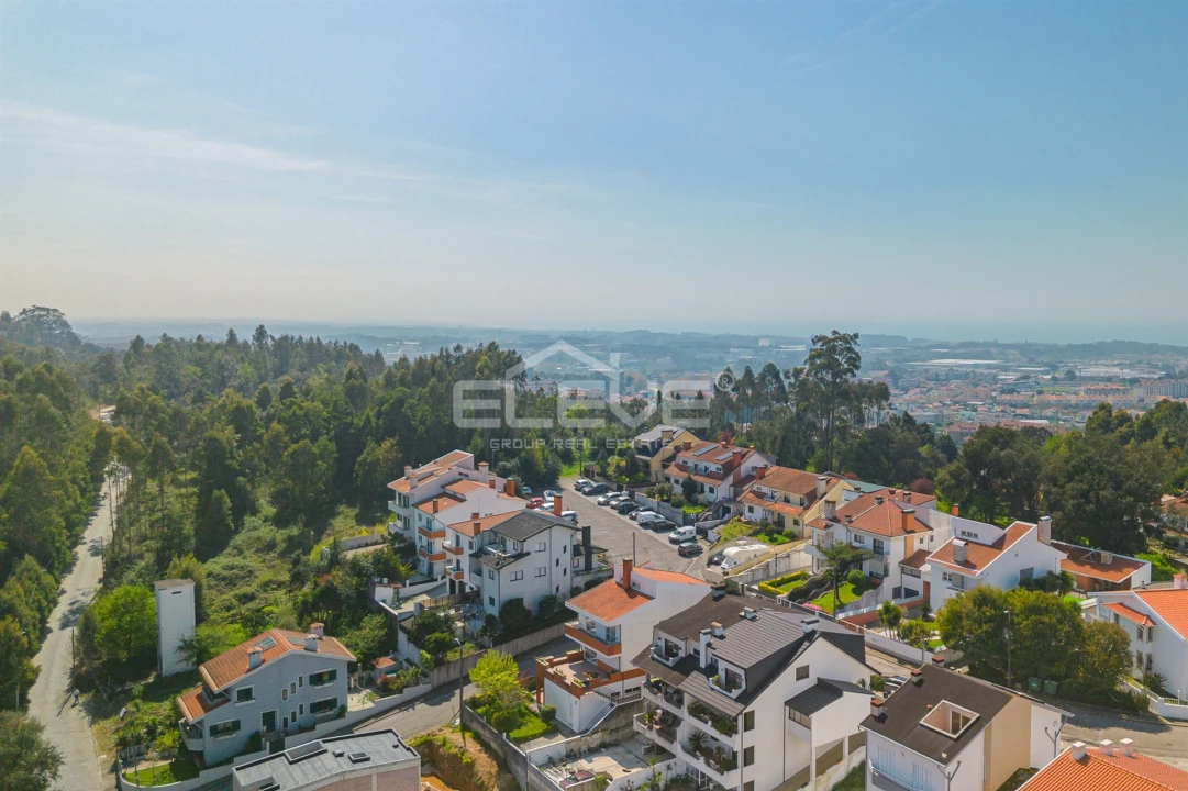 Moradia T3 para Venda em Canelas Foto 31