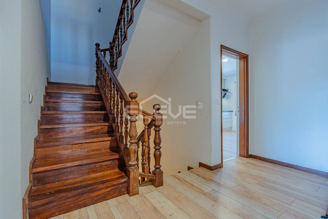 Moradia T3 para Venda em Canelas Foto 16