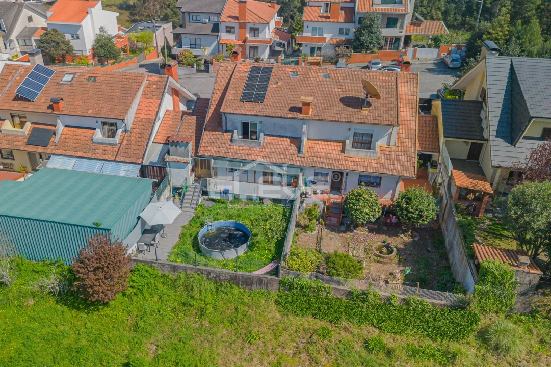 Moradia T3 para Venda em Canelas Foto 35