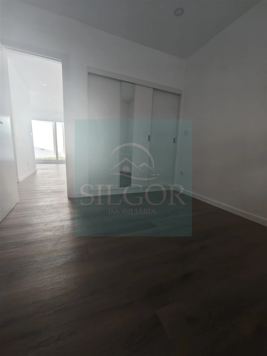 Moradia T2 para Venda em Baixa da Banheira e Vale da Amoreira Foto 12