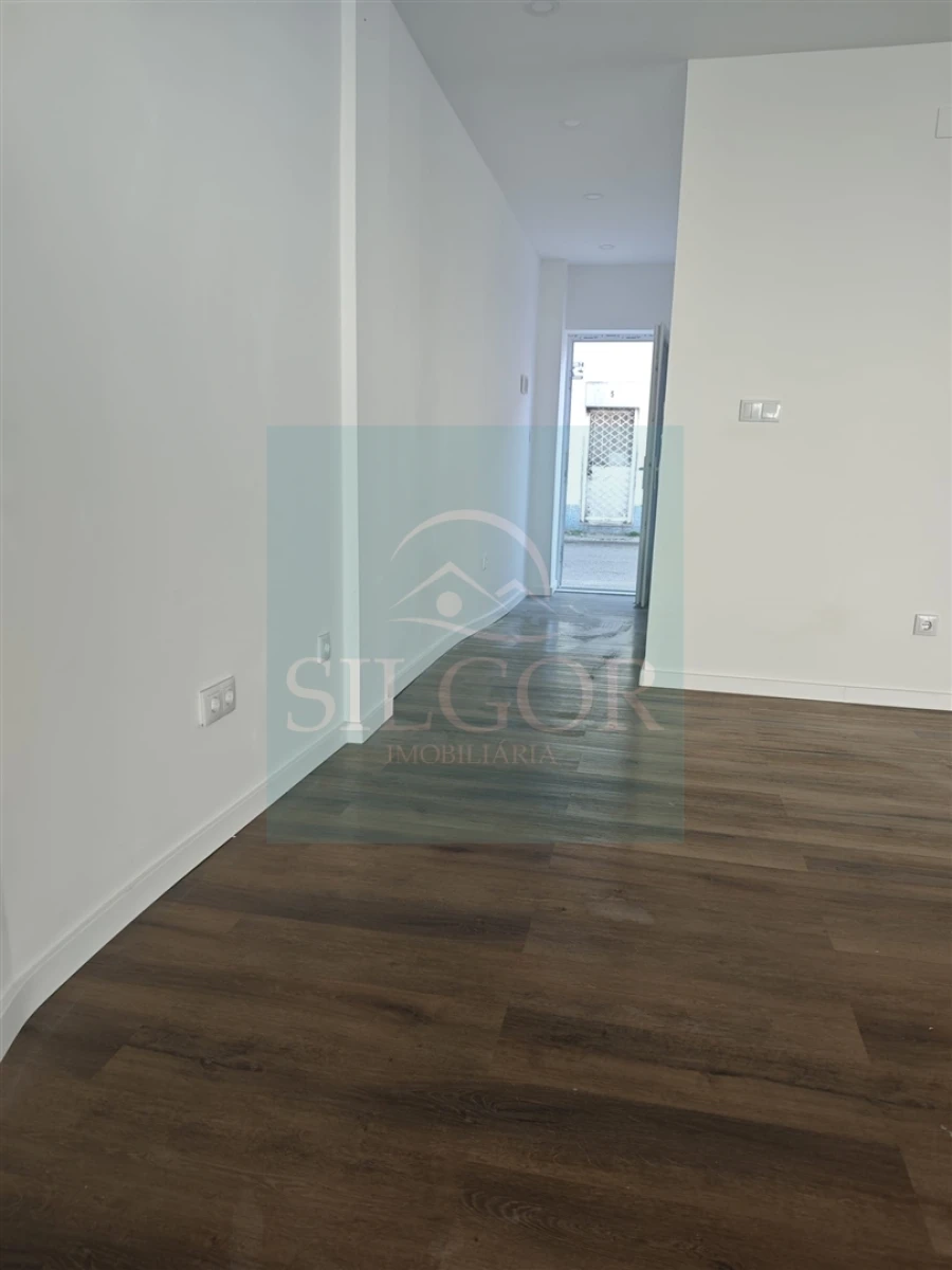 Moradia T2 para Venda em Baixa da Banheira e Vale da Amoreira Foto 5