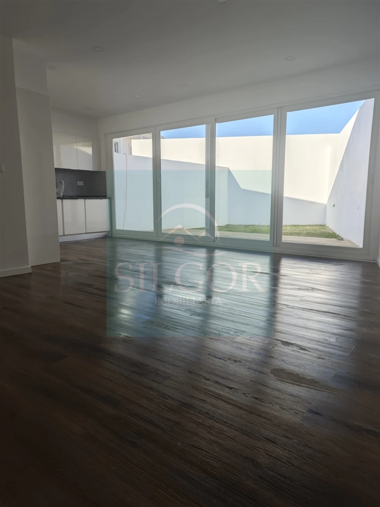 Moradia T2 para Venda em Baixa da Banheira e Vale da Amoreira Foto 1