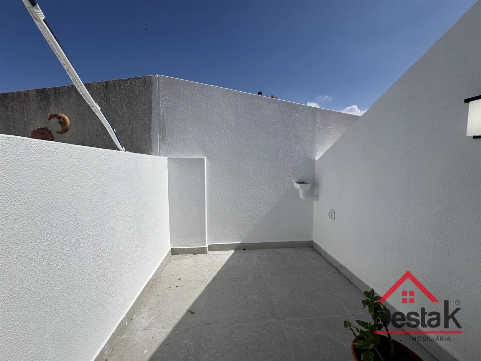 Apartamento T4 para Venda em Algueirão-Mem Martins Foto 22