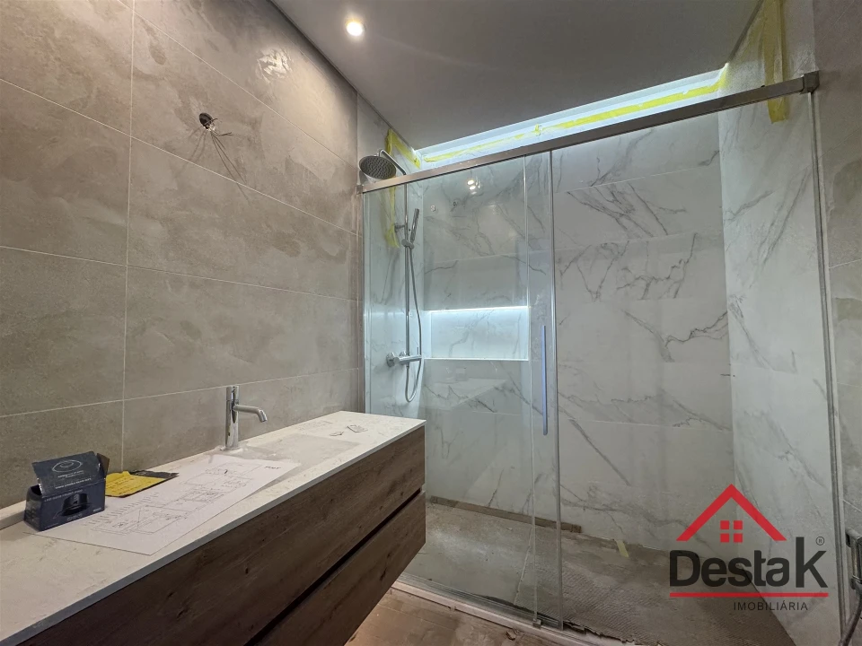 Apartamento T4 para Venda em Algueirão-Mem Martins Foto 6