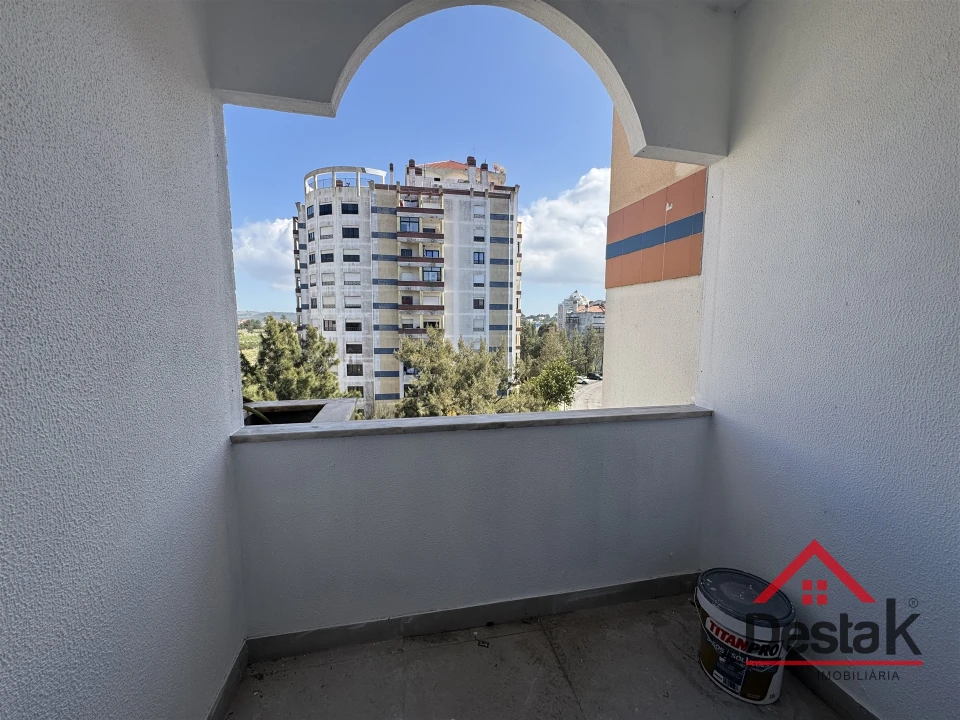 Apartamento T4 para Venda em Algueirão-Mem Martins Foto 23