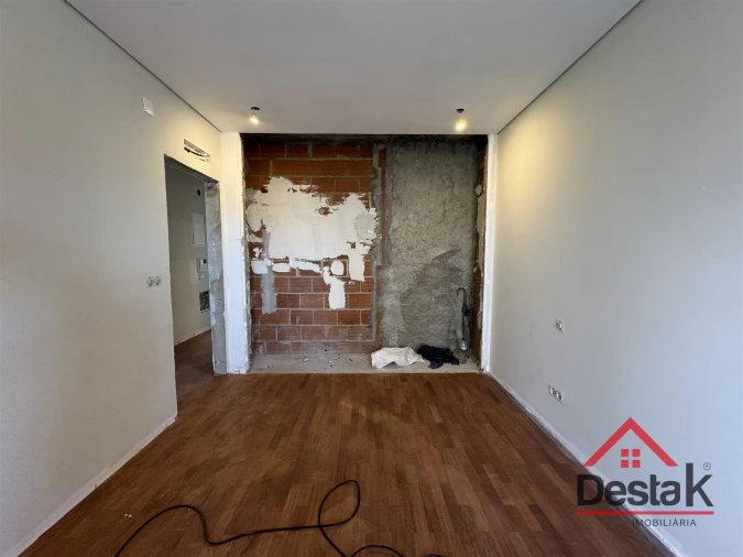 Apartamento T4 para Venda em Algueirão-Mem Martins Foto 11