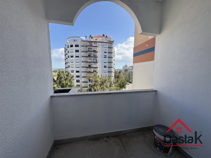 Apartamento T4 para Venda em Algueirão-Mem Martins Foto 23