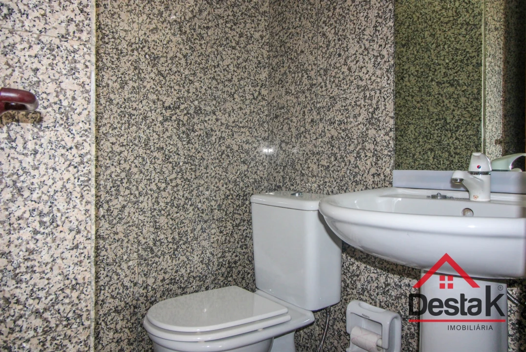 Apartamento T3 para Venda em Santa Marinha e São Pedro da Afurada Foto 25