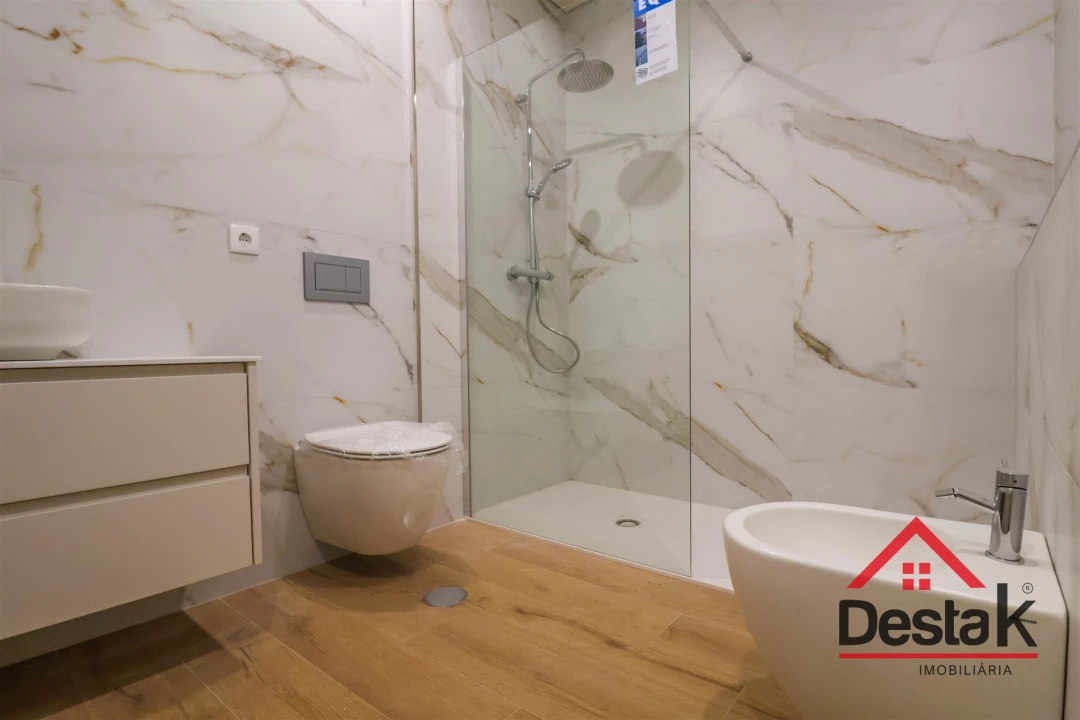 Apartamento T3 para Venda em Viseu Foto 8