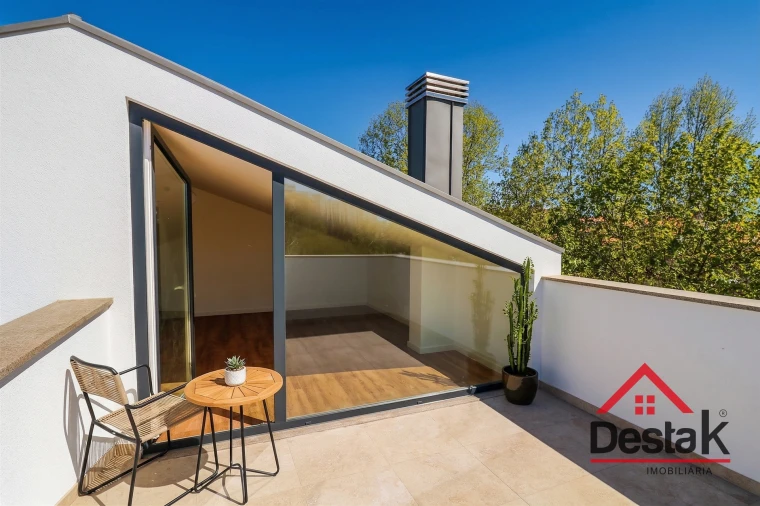 Apartamento T5 para Venda em Viseu Foto 11