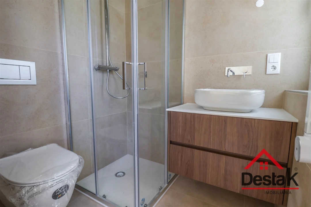 Apartamento T5 para Venda em Viseu Foto 9