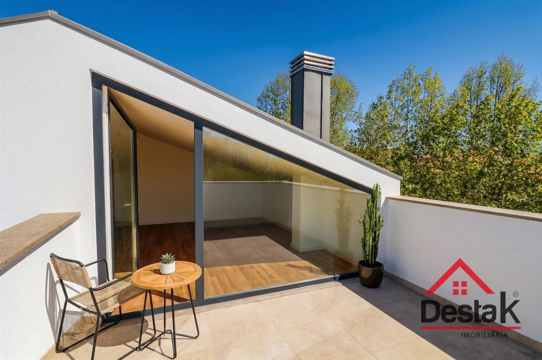 Apartamento T5 para Venda em Viseu Foto 11