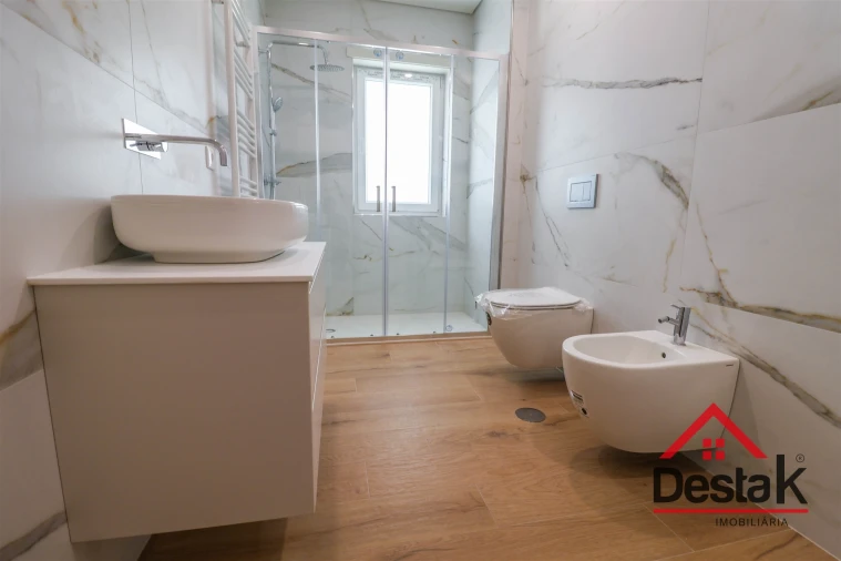 Apartamento T3 para Venda em Viseu Foto 6