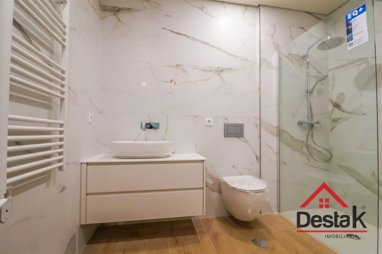 Apartamento T5 para Venda em Viseu Foto 7