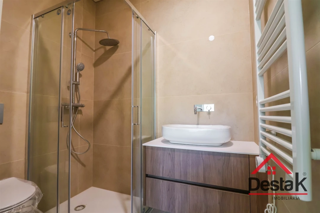 Apartamento T5 para Venda em Viseu Foto 14